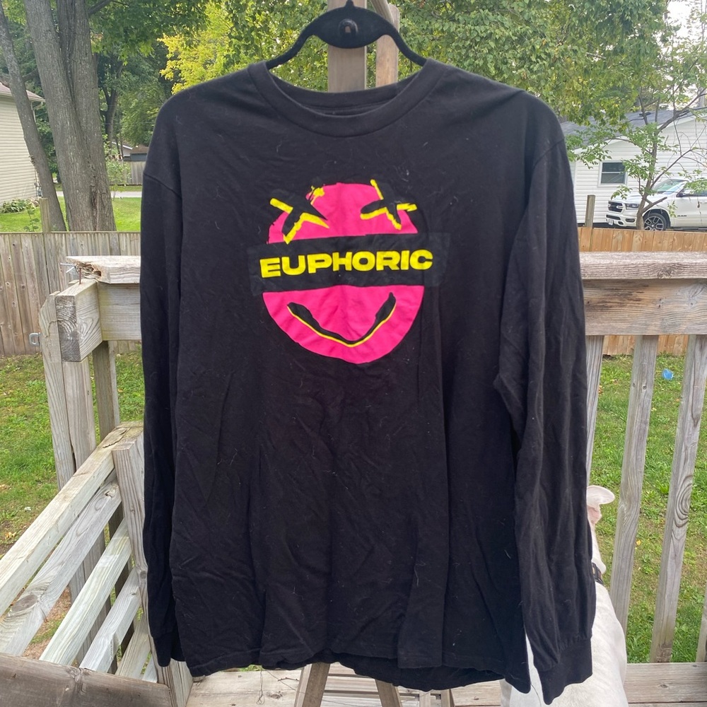 Mens long sleeve with pop of colour